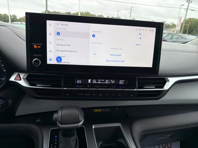 2025 Toyota Sienna XLE 8 Passenger