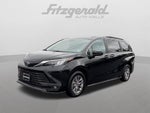 2025 Toyota Sienna XLE 8 Passenger