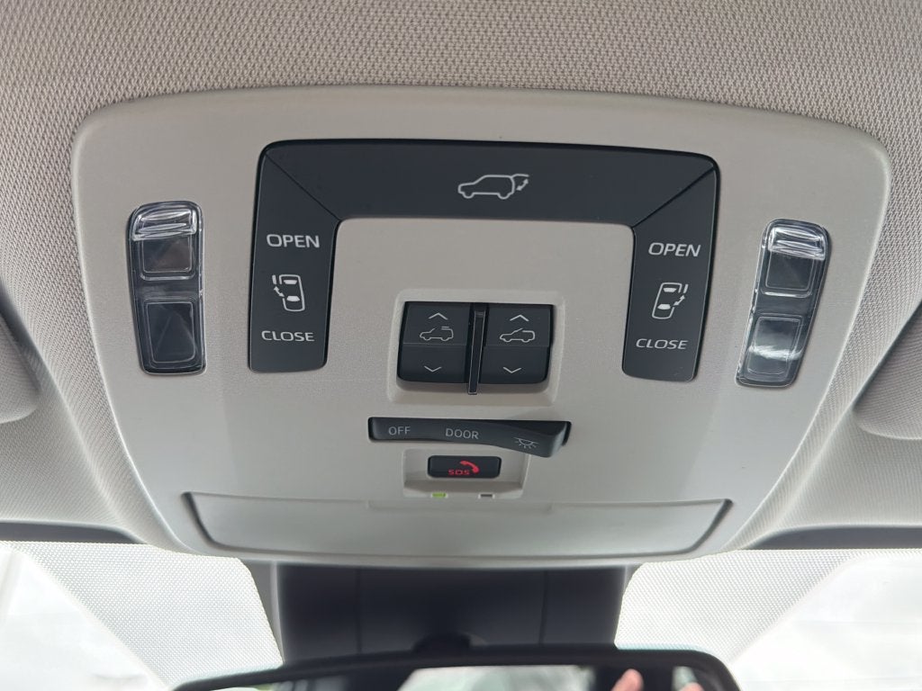 2025 Toyota Sienna XLE 8 Passenger
