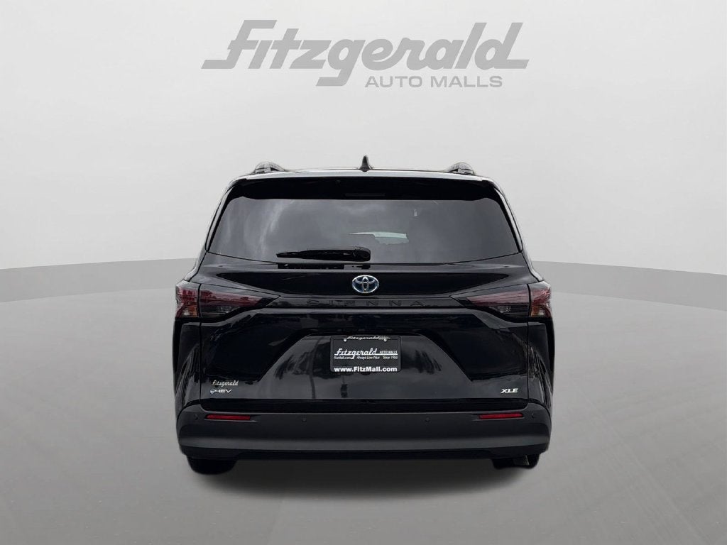 2025 Toyota Sienna XLE 8 Passenger