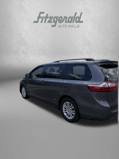 2017 Toyota Sienna XLE