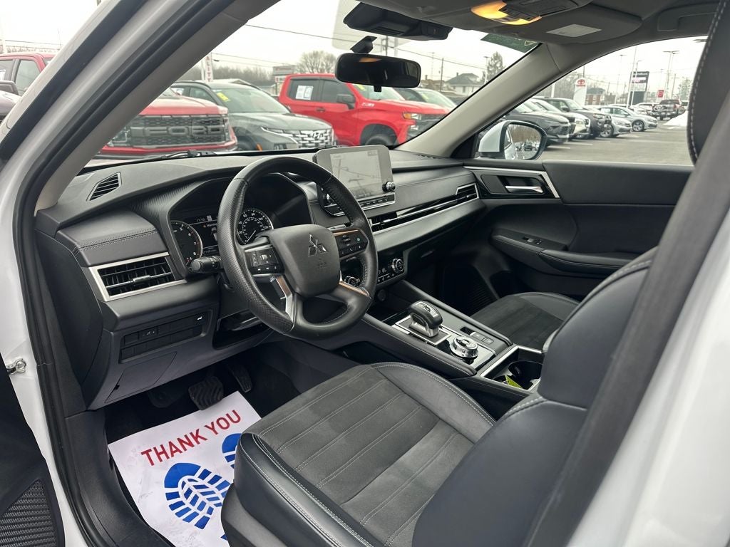 2024 Mitsubishi Outlander SE