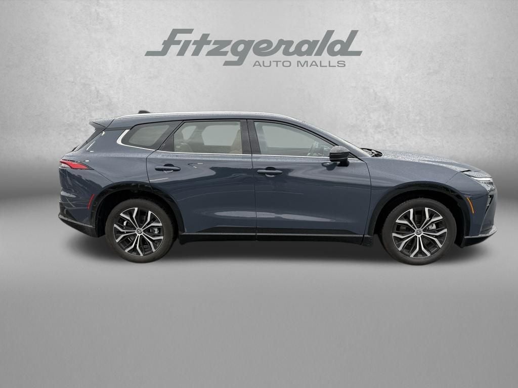 2025 Toyota Toyota Crown Signia XLE