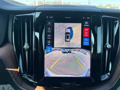 2024 Volvo XC60 B5 Plus Dark Theme