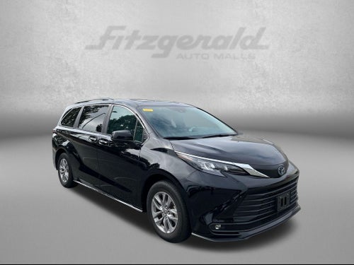 2025 Toyota Sienna XLE 8 Passenger