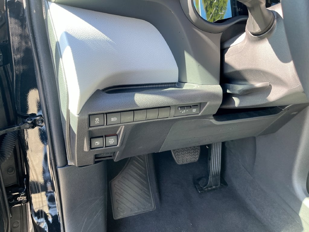 2025 Toyota Sienna XLE 8 Passenger