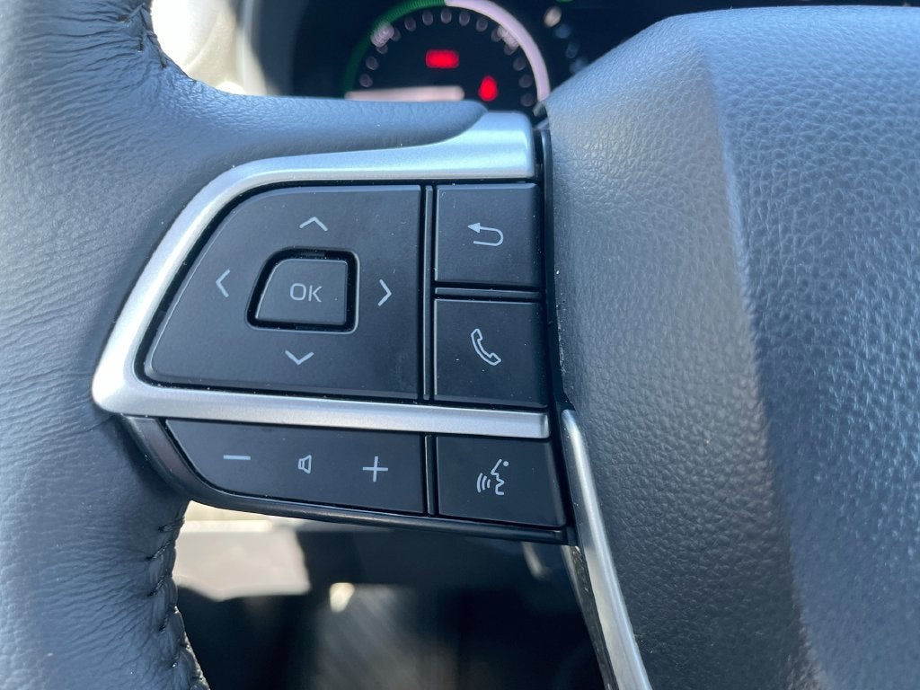 2025 Toyota Sienna XLE 8 Passenger