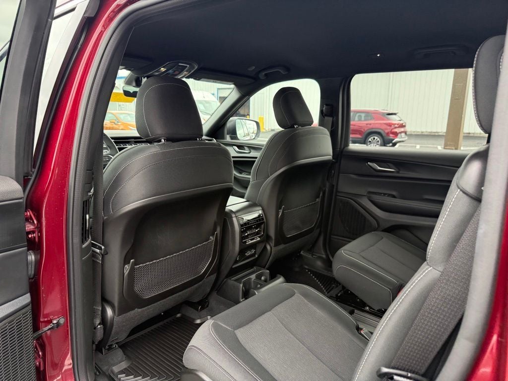 2025 Jeep Grand Cherokee L Laredo 4x4