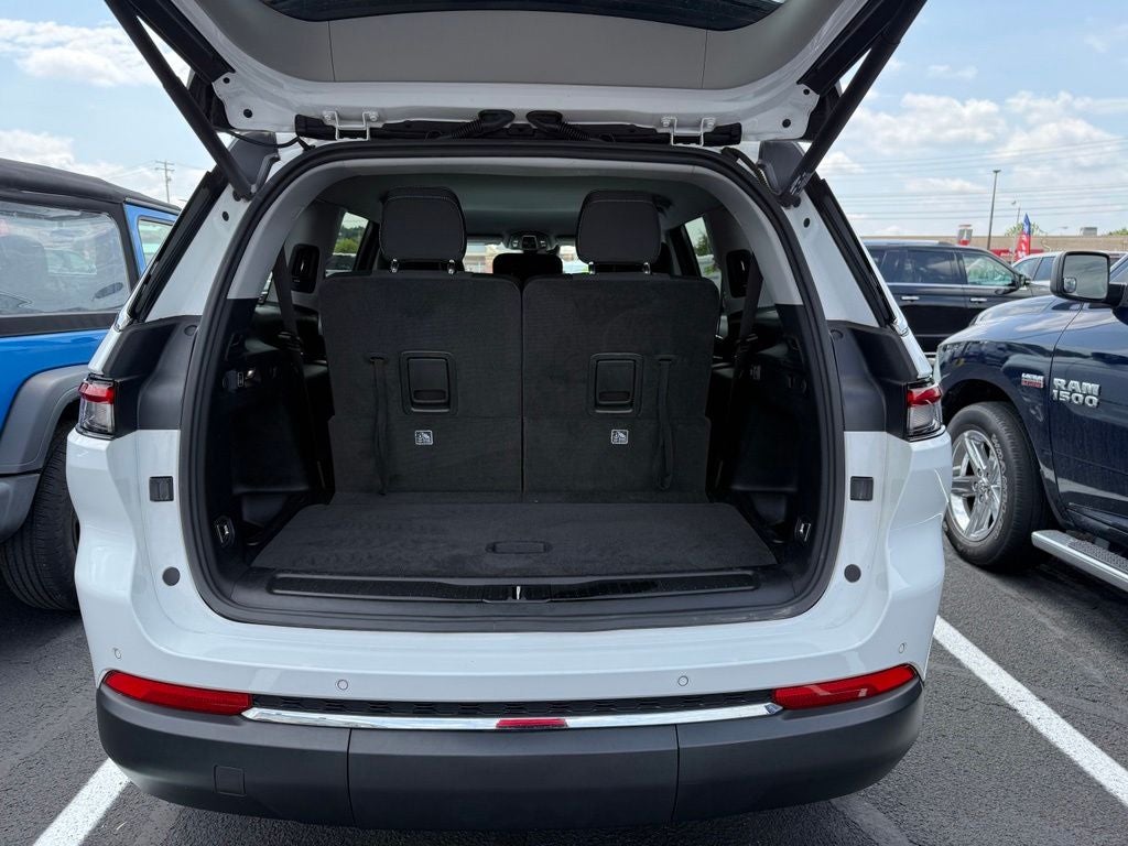 2021 Jeep Grand Cherokee L Laredo 4x4