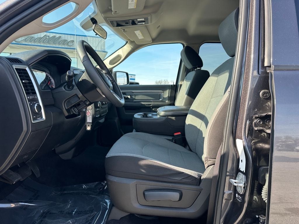 2024 RAM 1500 Classic SLT Quad Cab 4x4 6'4' Box