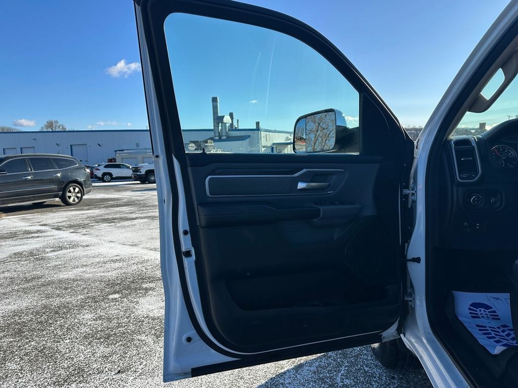 2020 RAM 1500 Big Horn Crew Cab 4x4 6'4' Box