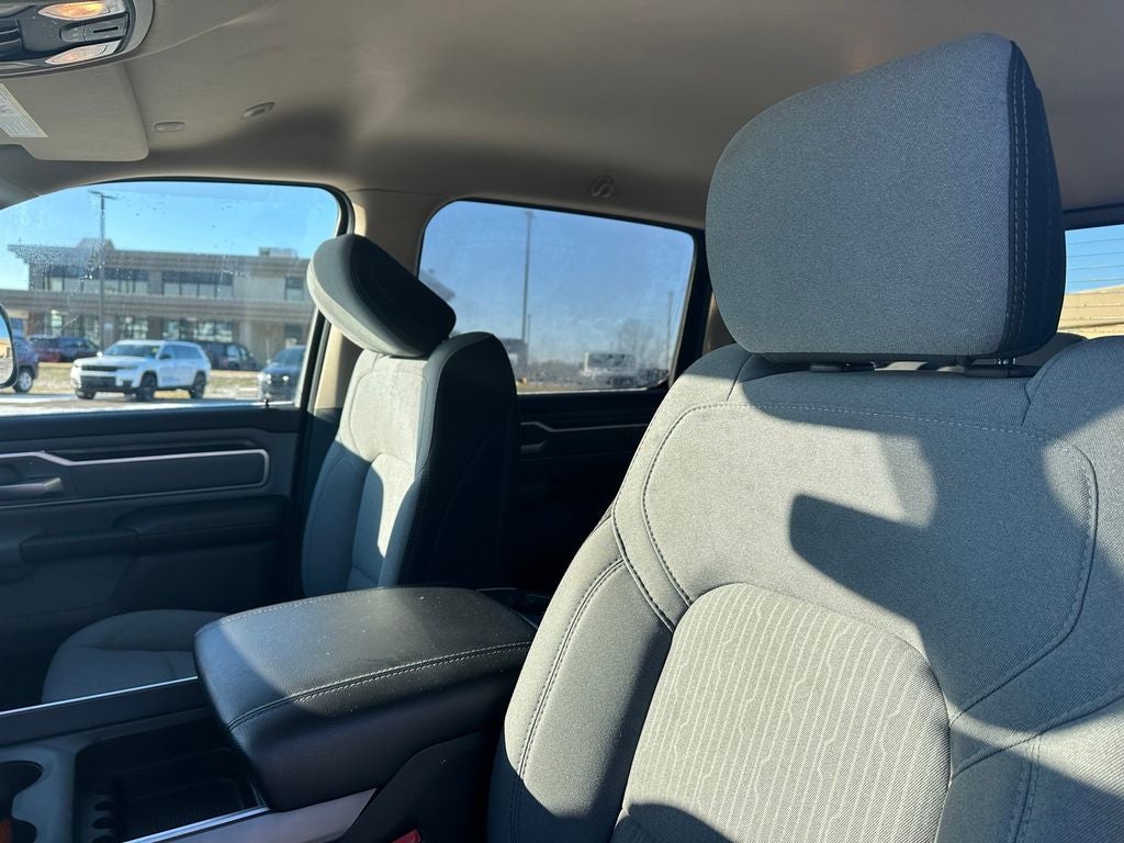 2020 RAM 1500 Big Horn Crew Cab 4x4 6'4' Box