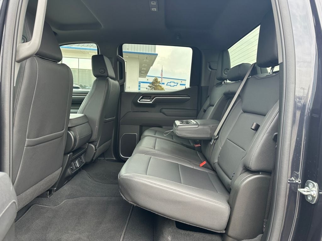 2025 GMC Sierra 1500 4WD Crew Cab Short Box SLT