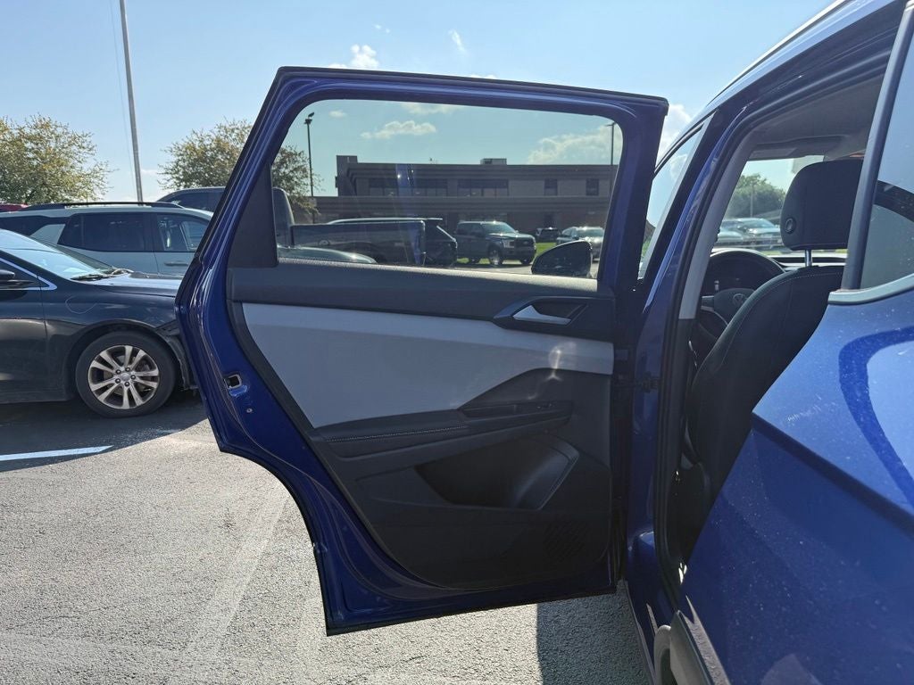 2024 Volkswagen Taos 1.5T SE