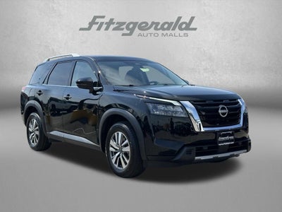 2025 Nissan Pathfinder SL 4WD