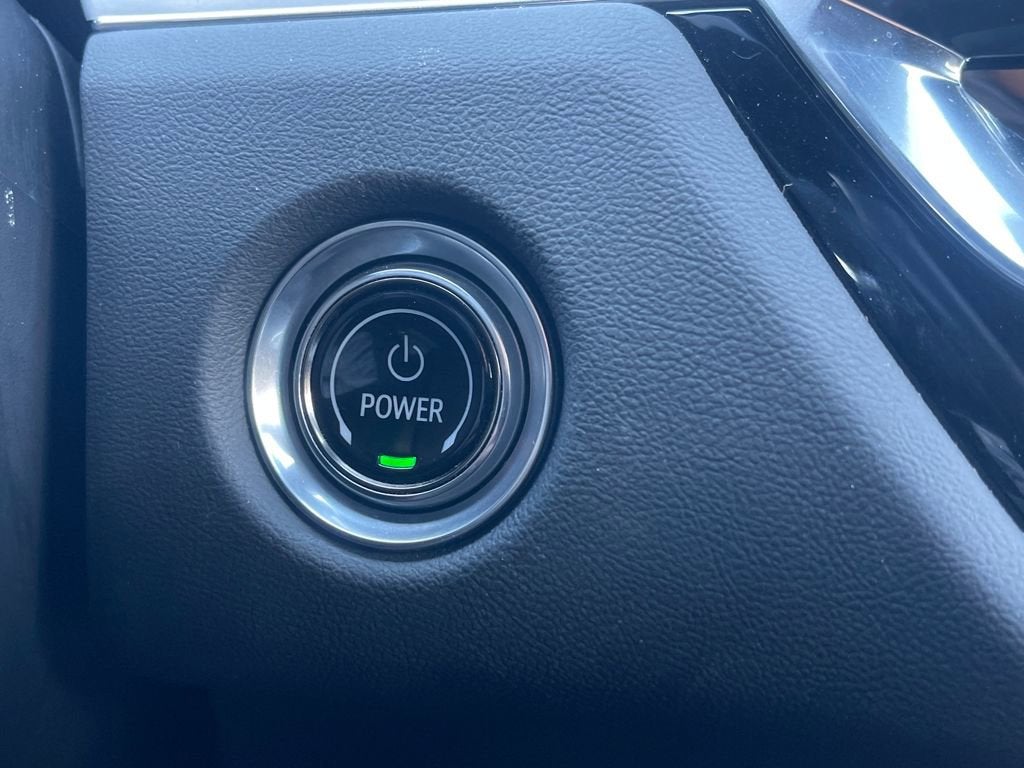 2024 Cadillac LYRIQ Luxury 3