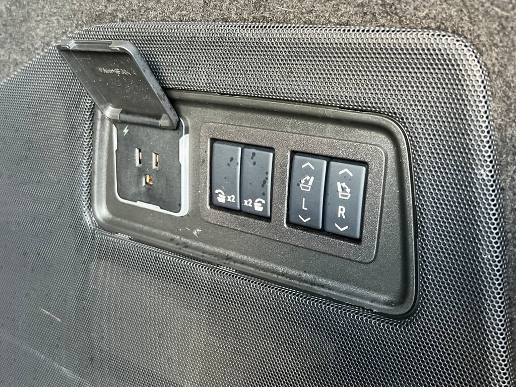 2024 Cadillac Escalade ESV Sport