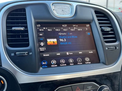 2022 Chrysler 300 Touring L