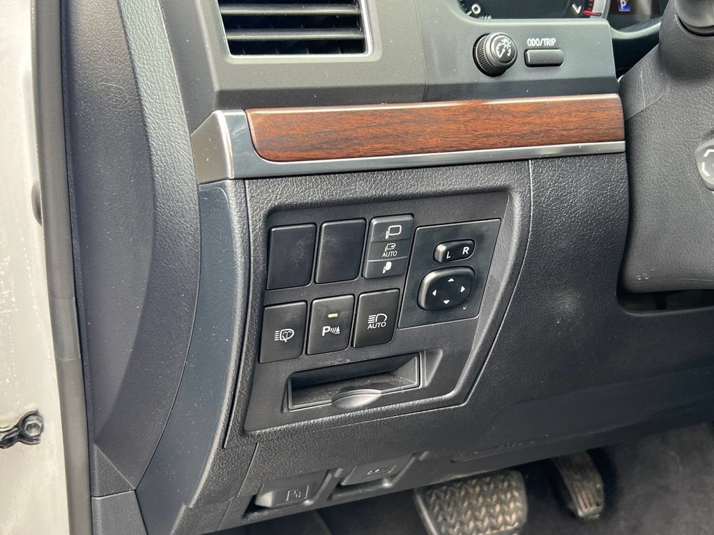 2021 Toyota Land Cruiser Base