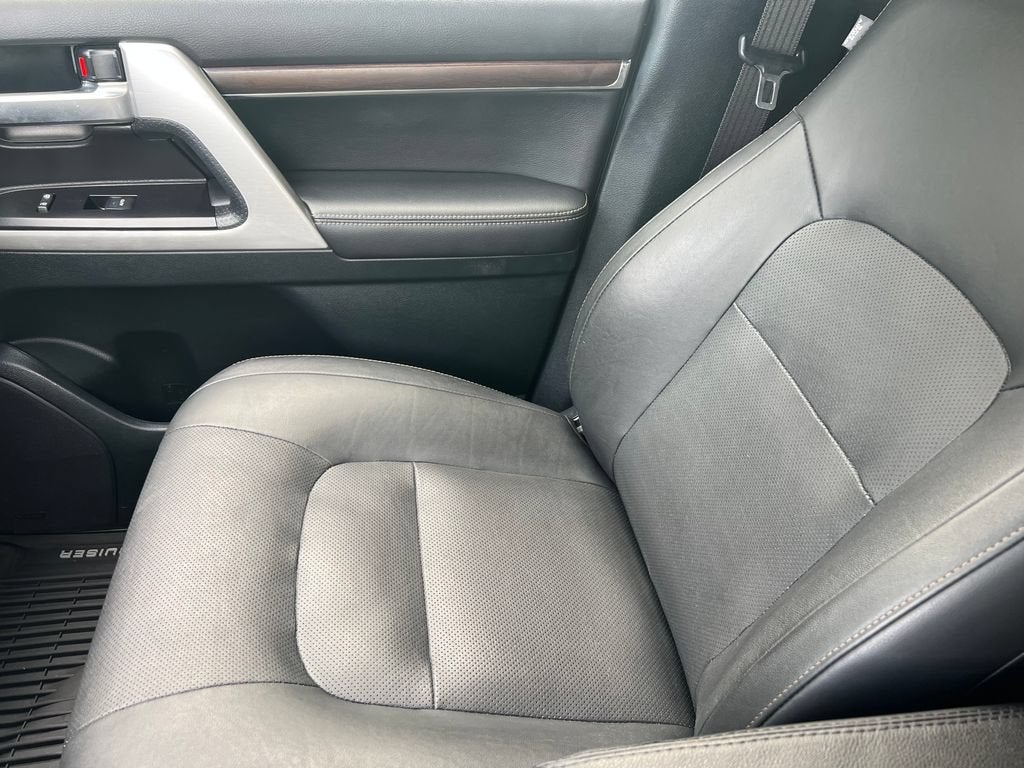 2021 Toyota Land Cruiser Base