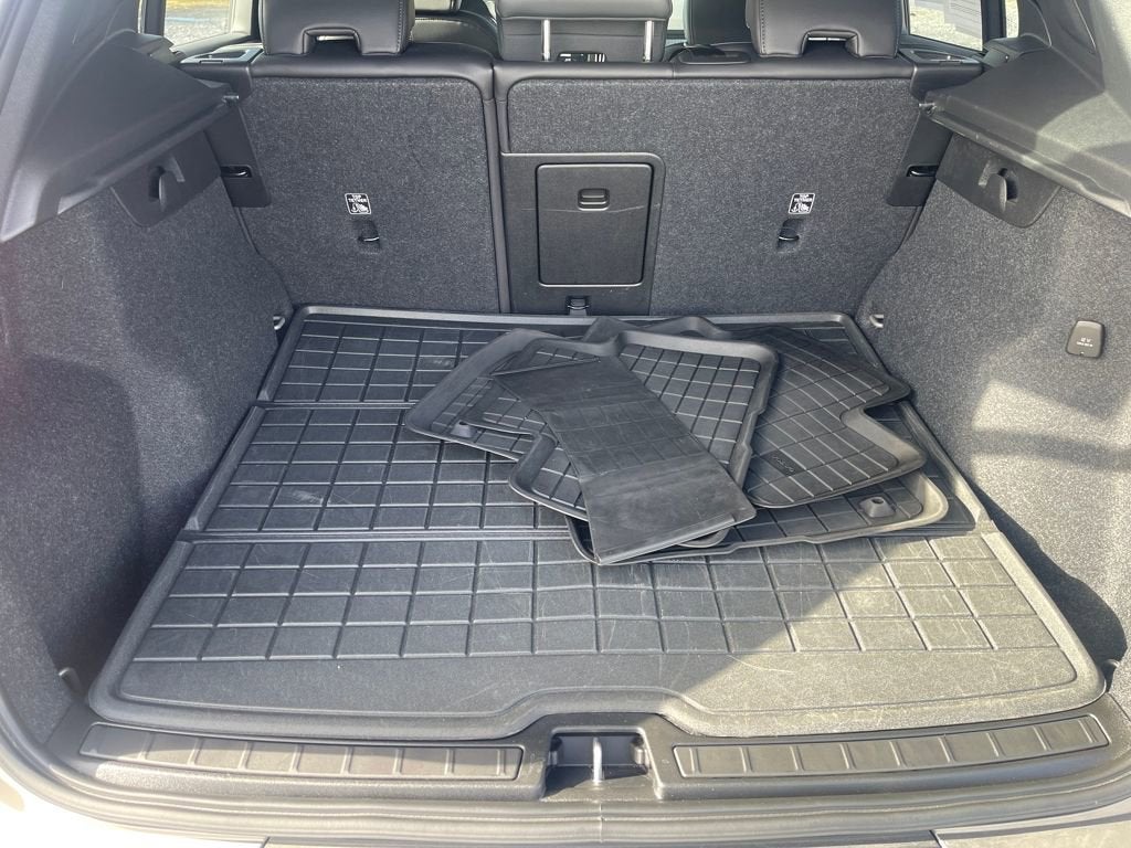 2022 Volvo XC40 R-Design