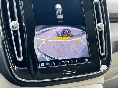 2023 Volvo XC40 Plus Bright Theme